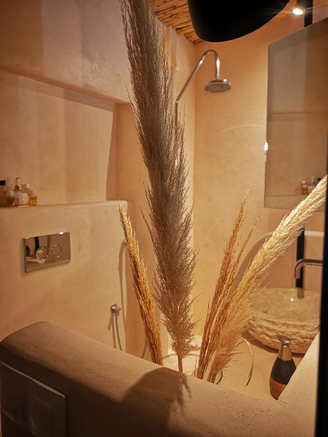 Gratelia Studio Damnoni Luaran gambar