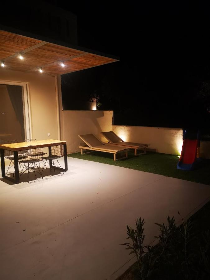 Gratelia Studio Damnoni Luaran gambar