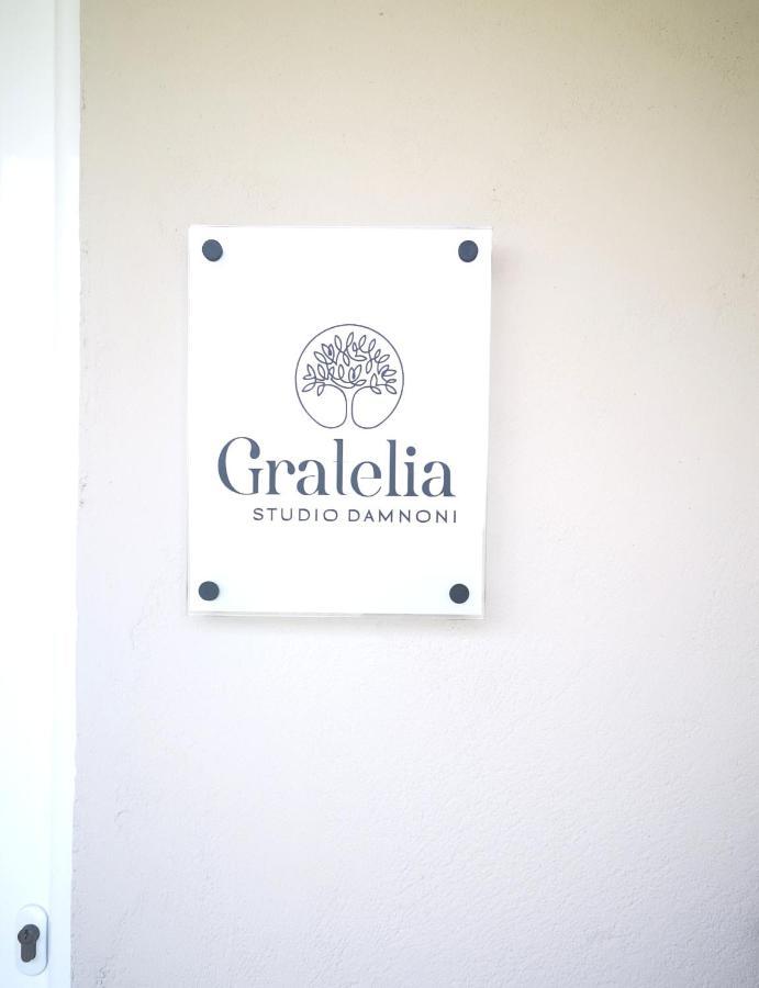 Gratelia Studio Damnoni Luaran gambar